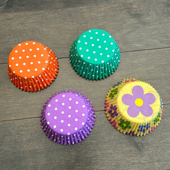Colourful Cupcake Liner Baking Cups, Paper Kitchen Birthday, Floral Polka Dot - Picture 1 of 5